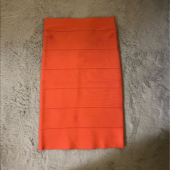 BCBGMaxAzria Dresses & Skirts - BCBG MAXAZRIA “Alexa” Pencil skirt extra small color nectar